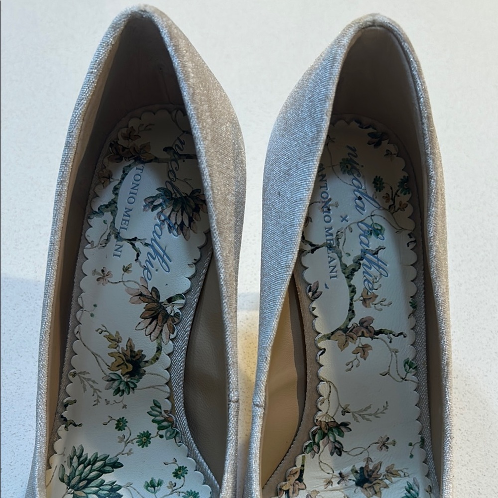 Women's Nicola Bathie x ANTONIO MELANI Suede Cream Pointed-Toe Heels - Picture 3 of 6